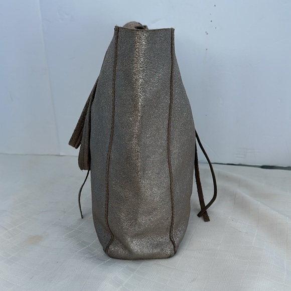 Vera Pelle leather tote in metallic gold - Picture 5 of 11